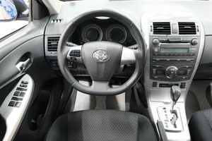 Седан Toyota Corolla 2011 года, 1099000 рублей, Омск