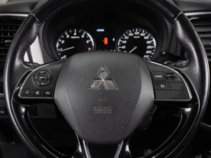 Внедорожник Mitsubishi Outlander 2016 года, 1899000 рублей, Тюмень