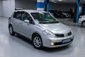 Седан Nissan Tiida 2005 года, 548000 рублей, Солонцы