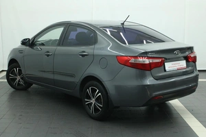 Седан Kia Rio 2012 года, 970000 рублей, Красноярск