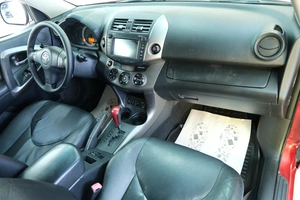 Внедорожник Toyota RAV4 2010 года, 1399000 рублей, Омск