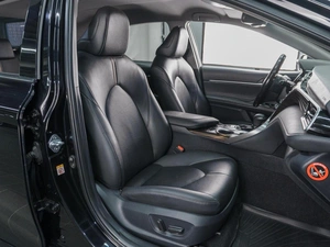 Седан Toyota Camry 2019 года, 2899000 рублей, Сургут