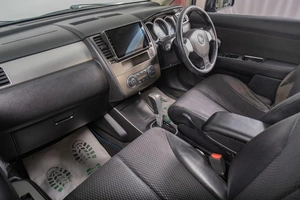 Хетчбэк Nissan Tiida 2012 года, 839000 рублей, Томск