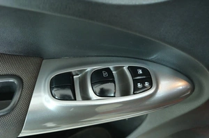Внедорожник Nissan Juke 2011 года, 1279000 рублей, Омск