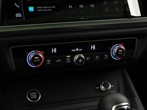 Внедорожник Audi Q3 2025 года, 4949050 рублей, Москва