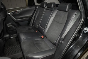 Внедорожник Toyota RAV4 2021 года, 3649000 рублей, Ульяновск