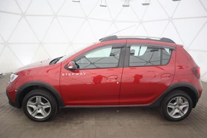 Хэтчбек Renault Sandero 2019 года, 1560000 рублей, Орёл