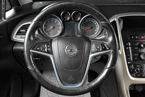 Хетчбэк Opel Astra 2013 года, 969000 рублей, Тюмень
