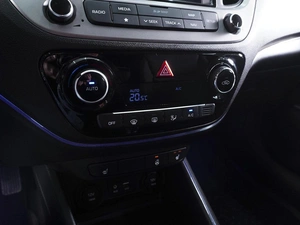 Седан Hyundai Solaris 2017 года, 1370000 рублей, Ростов-на-Дону