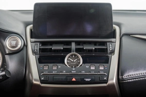 Внедорожник Lexus NX 2018 года, 3399000 рублей, Томск