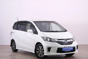Минивэн Honda Freed 2015 года, 1629000 рублей, Омск
