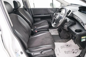 Минивэн Honda Freed 2014 года, 1299000 рублей, Красноярск