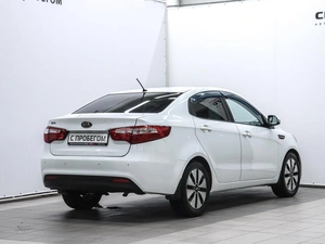 Седан Kia Rio 2012 года, 1000000 рублей, Красноярск