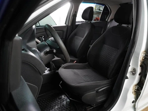 Седан Renault Logan 2017 года, 859000 рублей, Воронеж