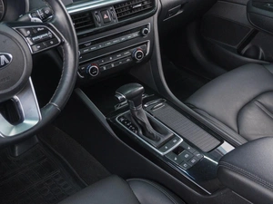 Седан Kia Optima 2019 года, 2369000 рублей, Сургут