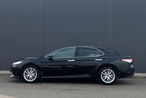 Седан Toyota Camry 2020 года, 2925000 рублей, Солонцы