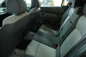 Седан Chevrolet Cruze 2010 года, 639000 рублей, Омск