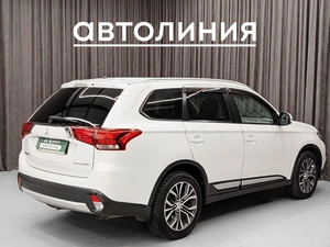 Внедорожник Mitsubishi Outlander 2015 года, 1950000 рублей, Красноярск