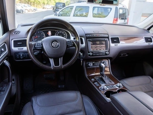 Внедорожник Volkswagen Touareg 2016 года, 2499000 рублей, Волгоград
