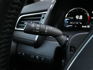 Седан Toyota Camry 2023 года, 3389000 рублей, Кирилловка