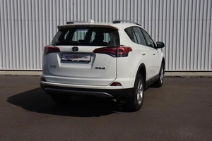 Внедорожник Toyota RAV4 2018 года, 2320000 рублей, Брянск