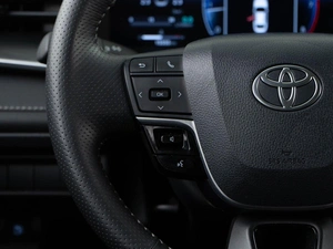 Седан Toyota Camry 2024 года, 3798999 рублей, Москва