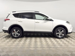 Внедорожник Toyota RAV4 2017 года, 2447200 рублей, Казань
