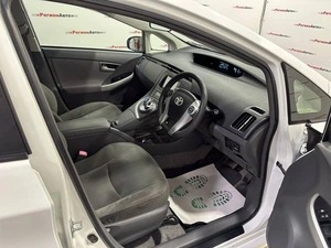 Лифтбек Toyota Prius 2011 года, 999000 рублей, Красноярск