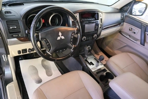 Внедорожник Mitsubishi Pajero 2017 года, 3349000 рублей, Омск