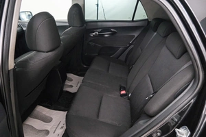 Хетчбэк Toyota Auris 2011 года, 1109000 рублей, Красноярск