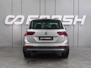 Внедорожник Volkswagen Tiguan 2018 года, 2703000 рублей, Воронеж