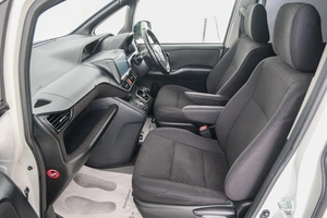 Минивэн Toyota Voxy 2014 года, 2049000 рублей, Красноярск