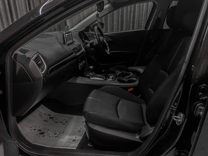 Хетчбэк Mazda Axela 2017 года, 1380000 рублей, Красноярск