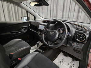 Хетчбэк Toyota Vitz 2019 года, 1149000 рублей, Красноярск