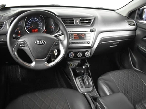Седан Kia Rio 2015 года, 949900 рублей, Казань