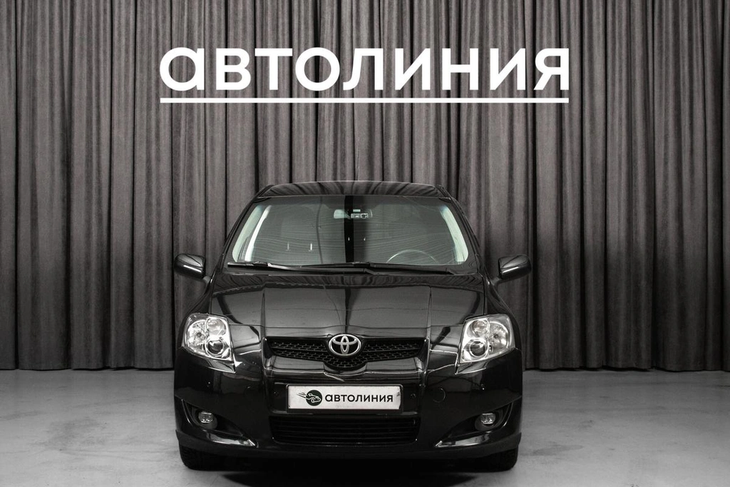 Хетчбэк Toyota Auris 2008 года, 675000 рублей, Красноярск