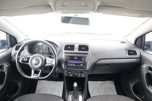 Седан Volkswagen Polo 2018 года, 1200000 рублей, Обнинск