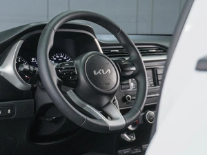 Седан Kia Rio 2021 года, 1229000 рублей, Сургут