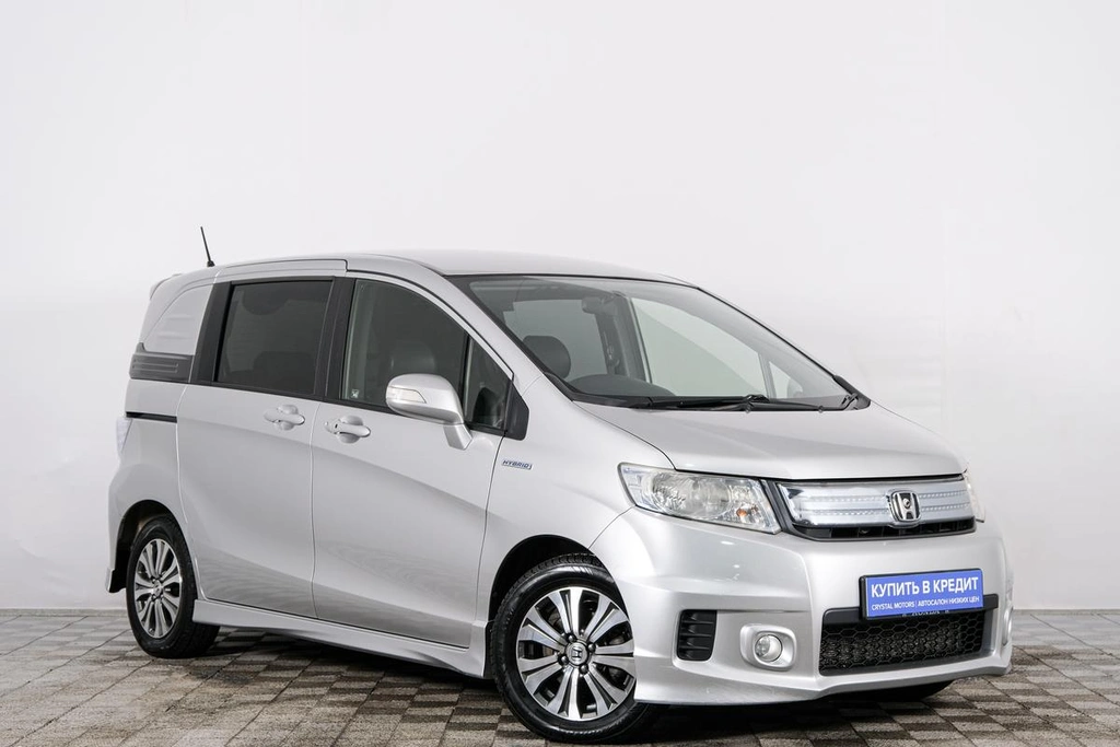 Минивэн Honda Freed 2012 года, 989000 рублей, Красноярск