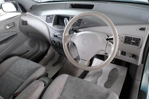 Седан Toyota Prius 1999 года, 439000 рублей, Омск