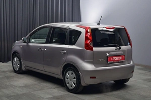 Хетчбэк Nissan Note 2010 года, 699000 рублей, Красноярск