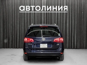 Минивэн Volkswagen Sharan 2012 года, 999000 рублей, Красноярск