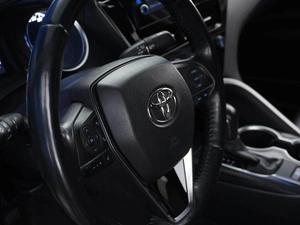 Седан Toyota Camry 2021 года, 3199050 рублей, Москва
