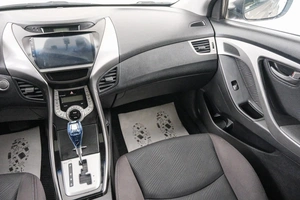 Седан Hyundai Elantra 2012 года, 1019000 рублей, Красноярск