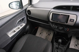 Хетчбэк Toyota Vitz 2015 года, 849000 рублей, Красноярск