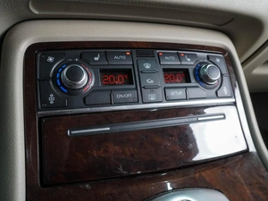 Седан Audi A8 2008 года, 879000 рублей, Воронеж
