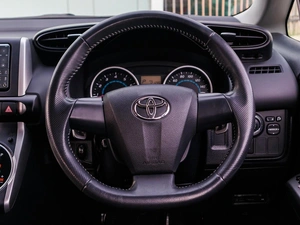 Минивэн Toyota Wish 2010 года, 1599000 рублей, Большой Сочи