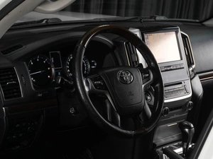 Внедорожник Toyota Land Cruiser 2015 года, 5399000 рублей, Тюмень