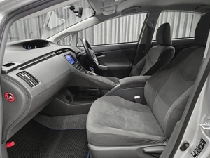 Лифтбек Toyota Prius 2010 года, 895000 рублей, Красноярск