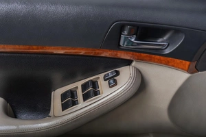 Седан Toyota Avensis 2006 года, 839000 рублей, Томск